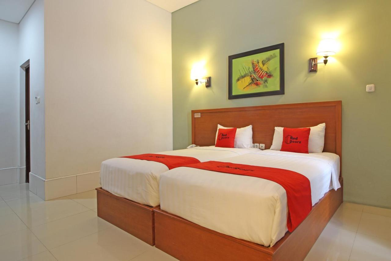 Reddoorz Premium Near Sleman Hall Hotel