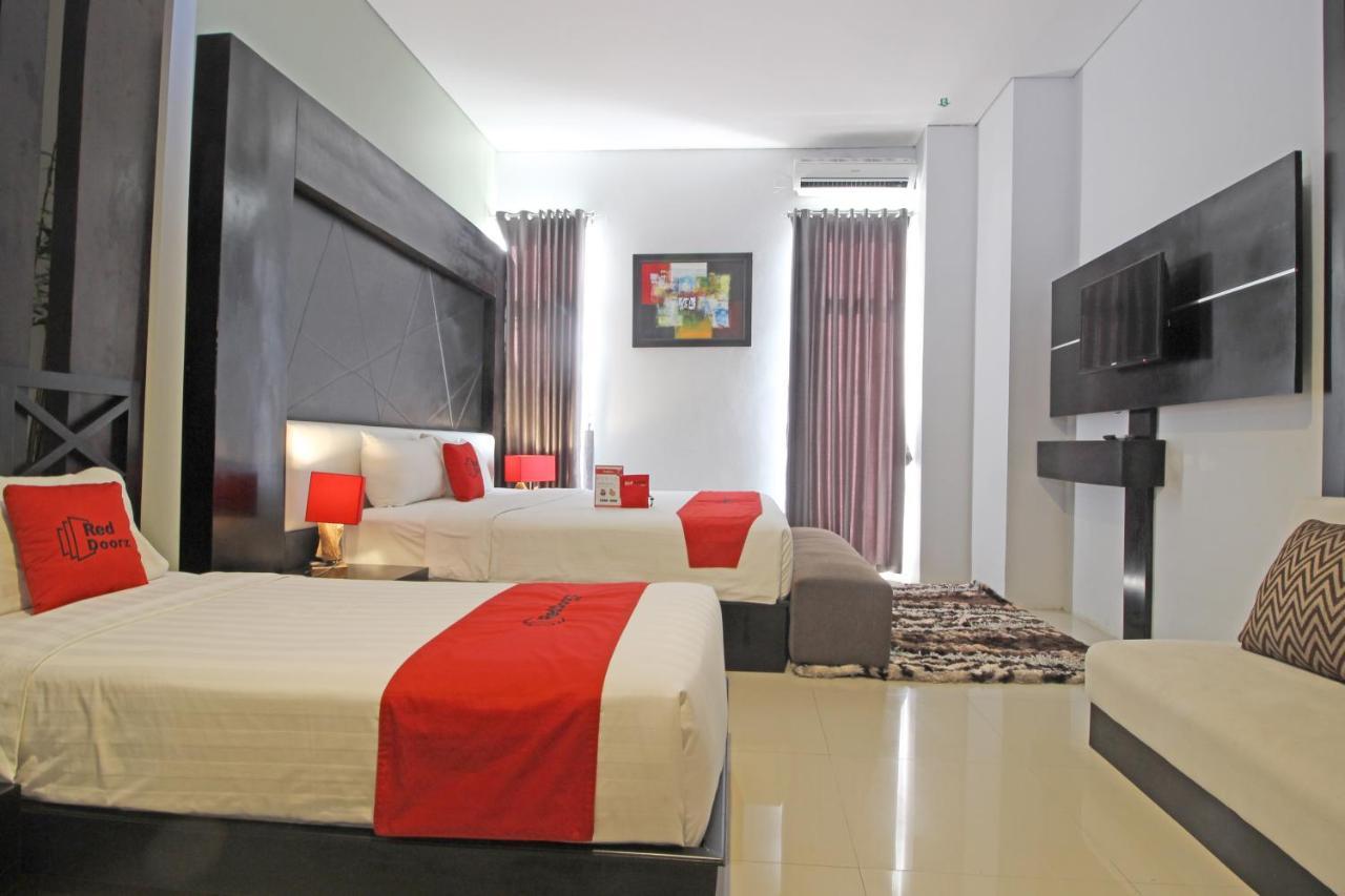 Hotel Reddoorz Premium Near Sleman Hall 3*