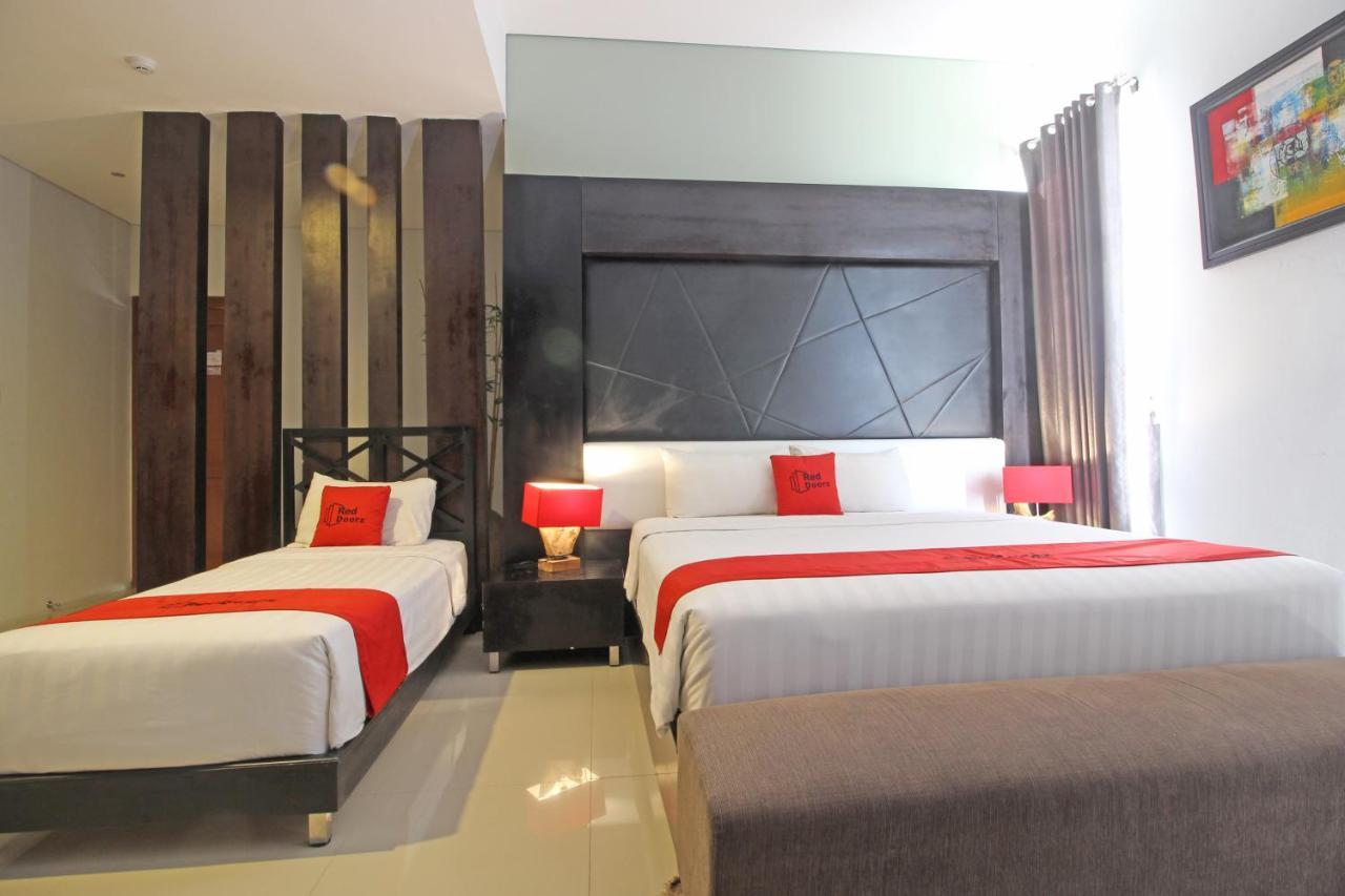 Reddoorz Premium Near Sleman Hall Hotel 3*